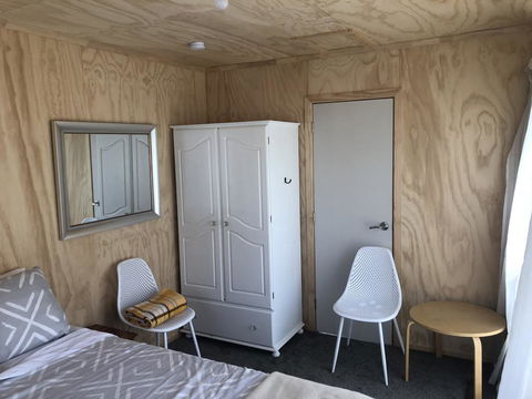Cosy Sleepout In The Heart Of Motueka - Accommodation New Zealand 3