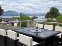 Cosy Stay - Acacia Bay Holiday Home