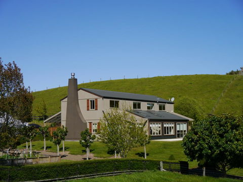 Country Lodge Kinloch - Accommodation New Zealand 0