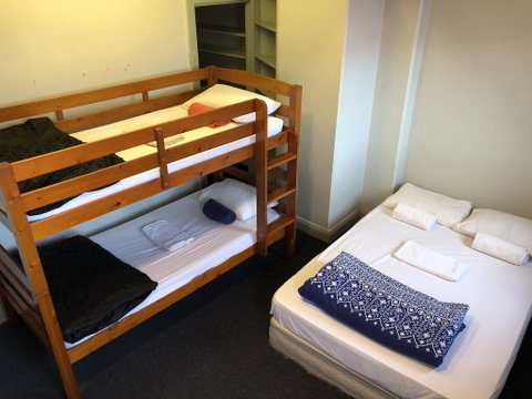 Criterion Art Deco Backpackers - Accommodation New Zealand 1