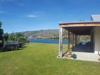 Cromwell Lakeside B N B