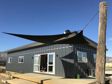 Cromwell Safari Bach - Accommodation New Zealand 0