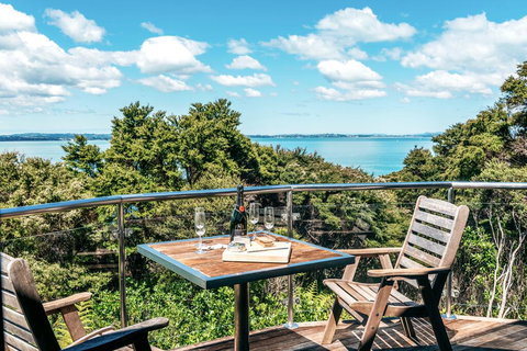 CrossTrees Chalet - Seaviews - Waiheke Island Holiday Unit - Accommodation New Zealand 3