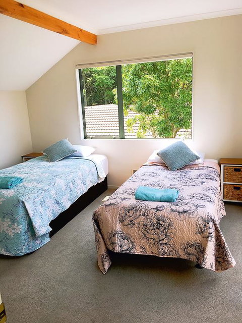 Cul-de-sac Home - Accommodation New Zealand 3