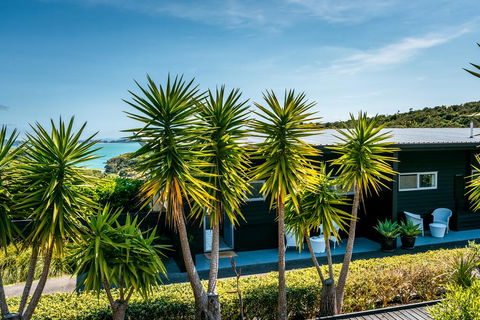 Delamore Cove - Manuka /You've Got It Maid - Accommodation New Zealand 1