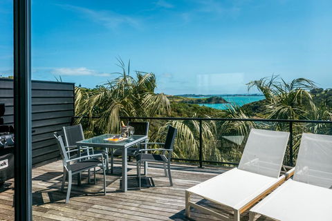Delamore Cove - Nikau / You've Got It Maid - Accommodation New Zealand 1
