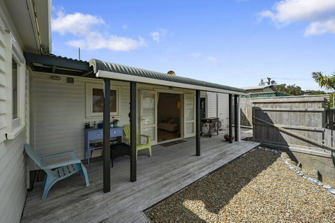 Dixie Delight - Te Horo Beach Holiday Home - Accommodation New Zealand 2