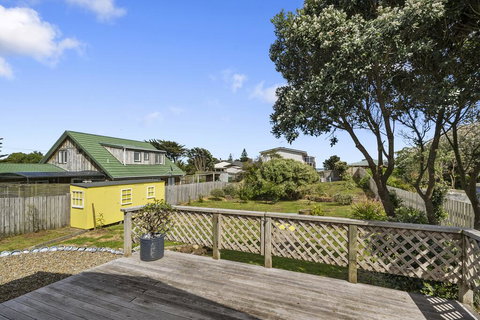 Dixie Delight - Te Horo Beach Holiday Home - Accommodation New Zealand 3