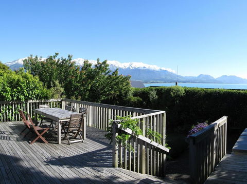 Dolphin Lodge - Accommodation New Zealand 0