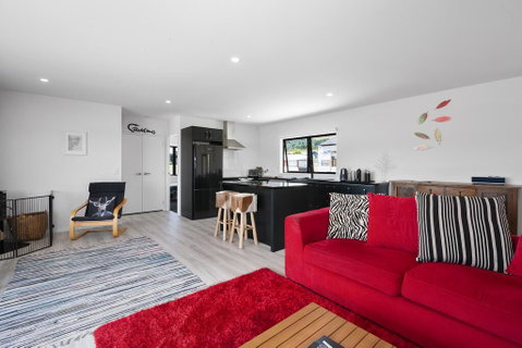 Dragonfly's Rest - Kinloch Holiday Home - Accommodation New Zealand 3