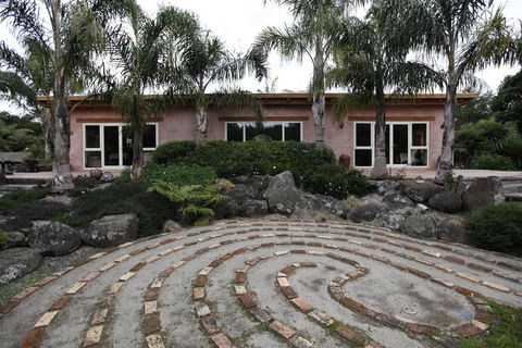 Eco - Earth Brick Sanctuary - Accommodation New Zealand 2