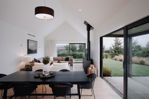 Falconer Rise By Amazing Accom - Accommodation New Zealand 1
