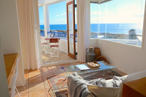 Feel Like Royalty, Med Style Castle, Ocean Views! - Accommodation New Zealand 0