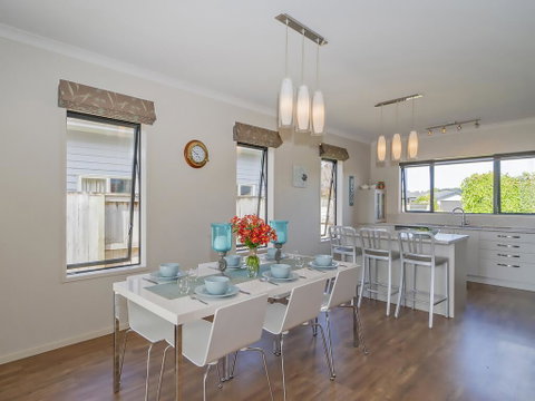 FiveO On 5 - Whitianga Holiday Home - Accommodation New Zealand 3
