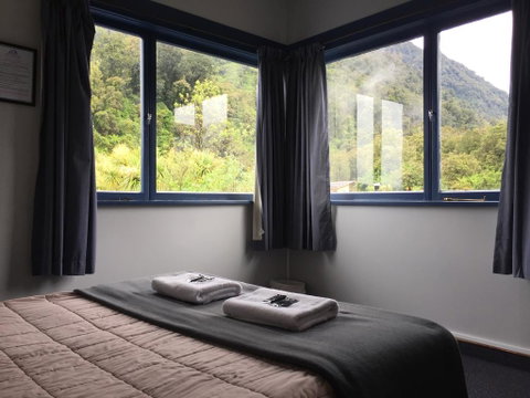 Franz Josef Montrose Hostel Lodge - Accommodation New Zealand 1