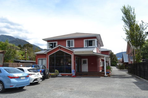 Franz Josef Montrose Hostel Lodge - Accommodation New Zealand 0
