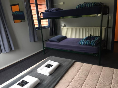 Franz Josef Montrose Hostel Lodge - Accommodation New Zealand 3