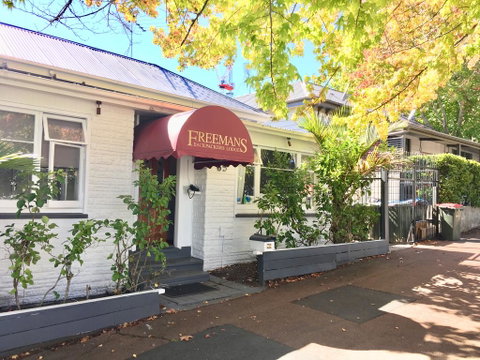 Freemans Backpackers - Accommodation New Zealand 0