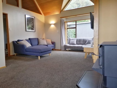 Gateway To Peninsula With Sea Views - Accommodation New Zealand 2
