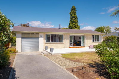 Getaway On The Green - Cromwell Holiday Home