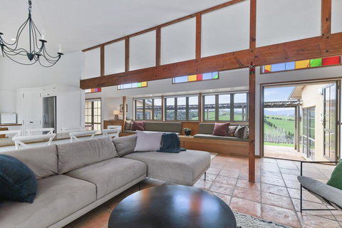 Gillman Vineyard - Matakana Holiday Home - Accommodation New Zealand 1