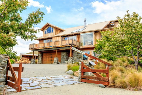 Glacier Rock Lakeview House - Accommodation New Zealand 1