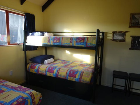 Glow Worm Accommodation - Accommodation New Zealand 2