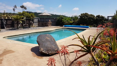 Golden Hills Farm Cottage - Accommodation New Zealand 1