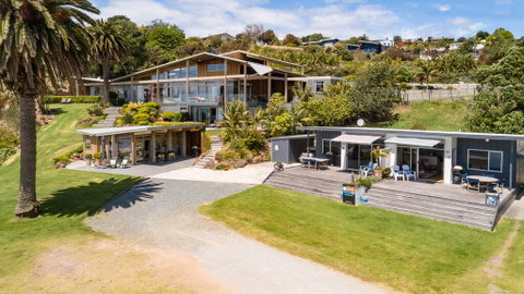 Golden Sand Beachfront Accommodation - Accommodation New Zealand 0