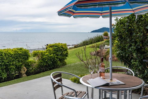 Golden Sand Beachfront Accommodation - Accommodation New Zealand 3