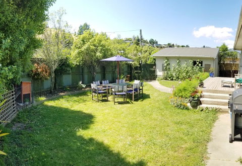 Grassland Views In Nelson City Centre - Accommodation New Zealand 1