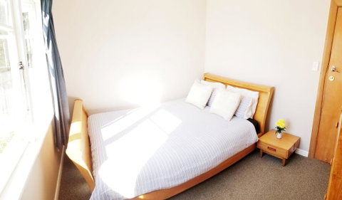 Grassland Views In Nelson City Centre - Accommodation New Zealand 3