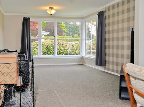 Green Cottage - Te Anau Holiday Home - Accommodation New Zealand 1