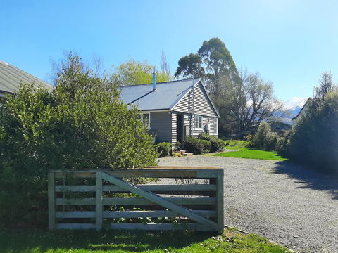 Green Ranger Cottage - Accommodation New Zealand 0
