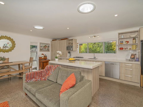 Hahei Getaway - Hahei Holiday Home - Accommodation New Zealand 2