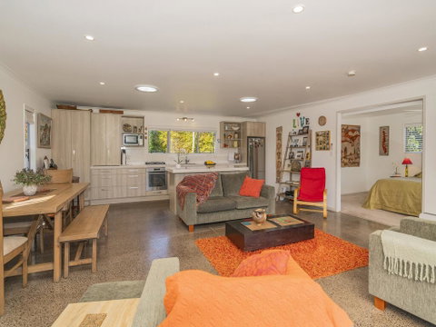 Hahei Getaway - Hahei Holiday Home - Accommodation New Zealand 1