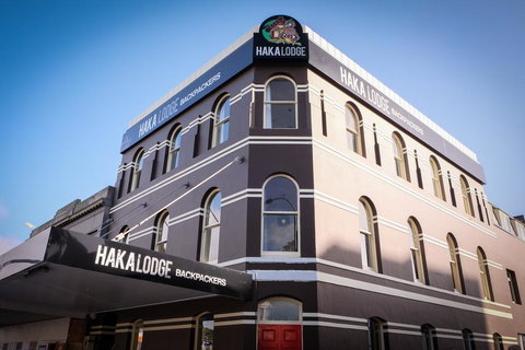 Haka Lodge Auckland - Accommodation New Zealand 0