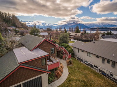 Haven By The Lake - Wanaka Holiday Home
