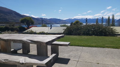 Hawea Apartment, Lake And Mountain Views!!