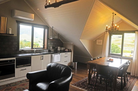 HawkRidge Chateau Apartment - Accommodation New Zealand 3