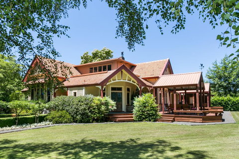 Hawthorne House - Accommodation New Zealand 0