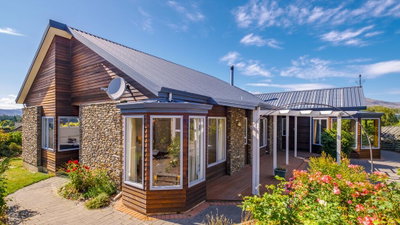 Hillview Haven - Wanaka Holiday Home