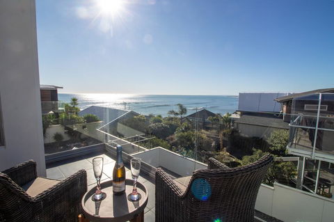 HOBSON HOT SPOT - STUNNING SEAVIEWS - Accommodation New Zealand 0