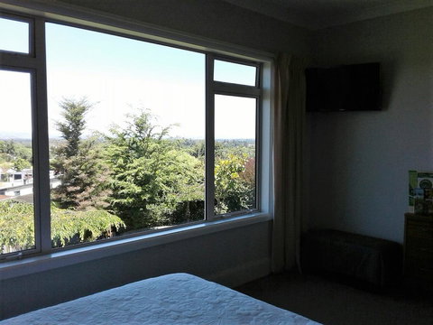 Home On The Hill - Accommodation New Zealand 1