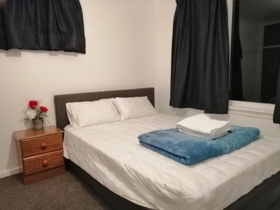 Homestay Double Room, Near The City Center, Clean & Tidy !!