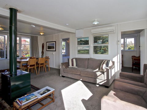 Hot Tub Haven - National Park Holiday Home - Accommodation New Zealand 2