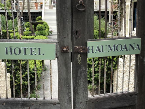 Hotel Haumoana - Accommodation New Zealand 0