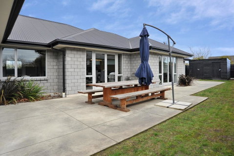 Ilam Villa - Christchurch Holiday Homes - Accommodation New Zealand 1