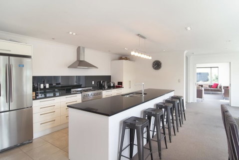 Ilam Villa - Christchurch Holiday Homes - Accommodation New Zealand 0