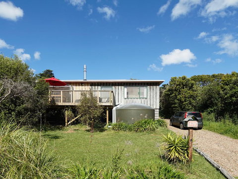 Island Time - Onetangi Holiday Home - Accommodation New Zealand 3
